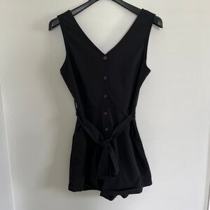 Women's V-Neck Belted Button Romper Sleeveless Short Jumpsuit Rolled Cuff sz L